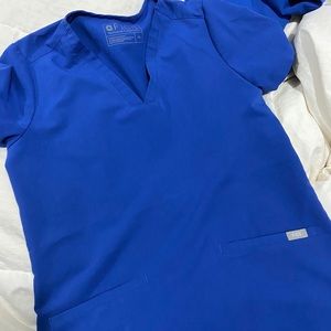 FIGS XS two pocket top